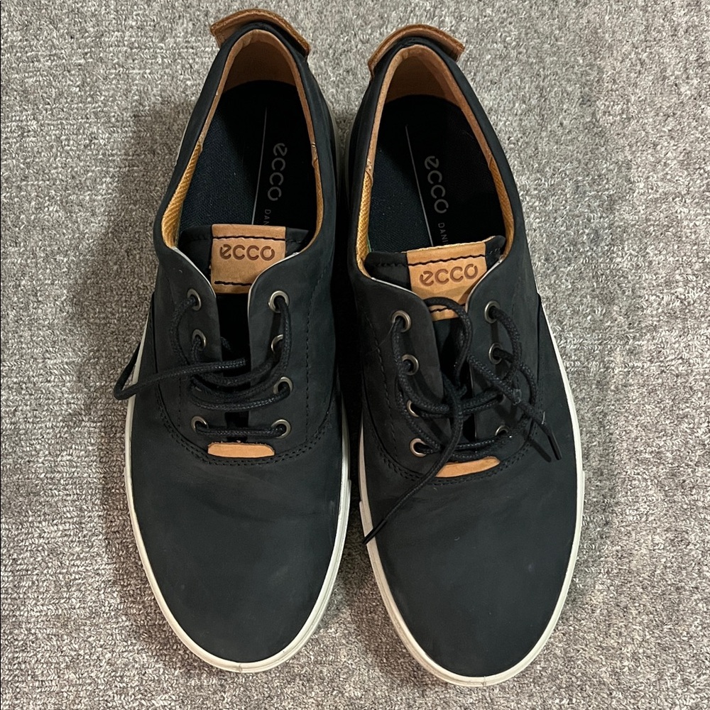 ECCO Men's Black and Tan Sneakers